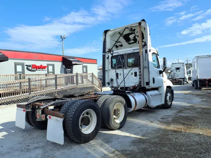 2016 FREIGHTLINER/MERCEDES CASCADIA 125