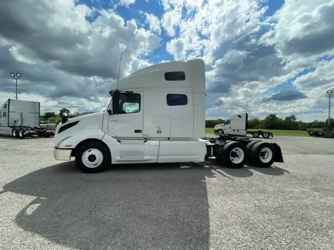 2019 VOLVO VNL64T760