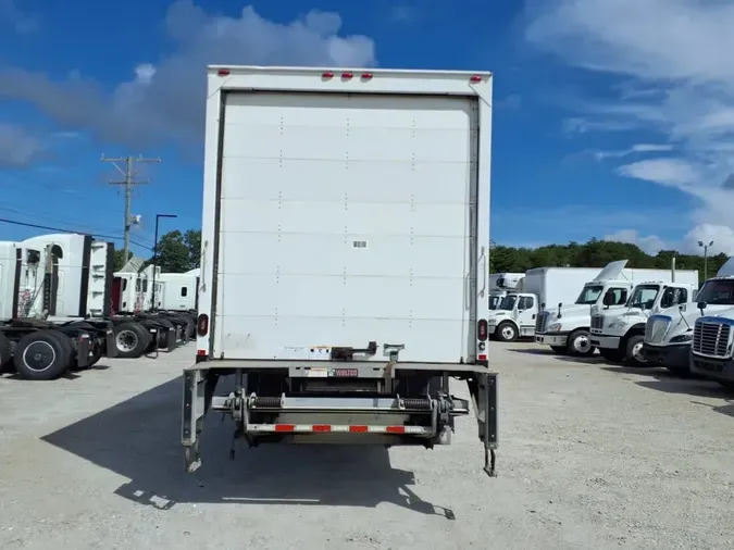 2018 FREIGHTLINER M2 106