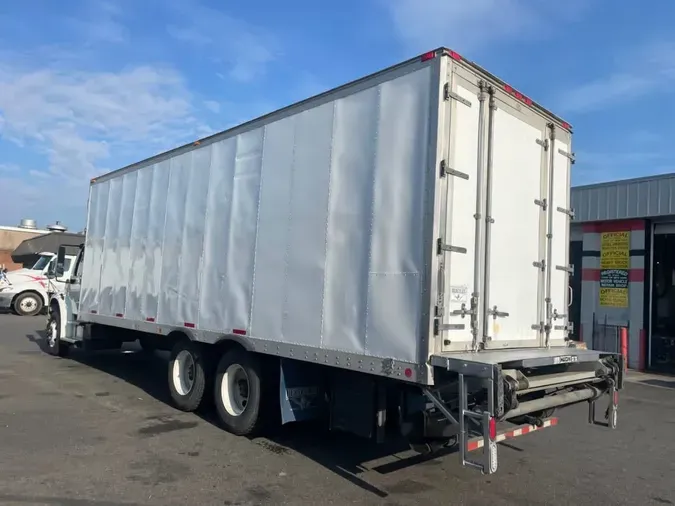 2018 FREIGHTLINER M2 106