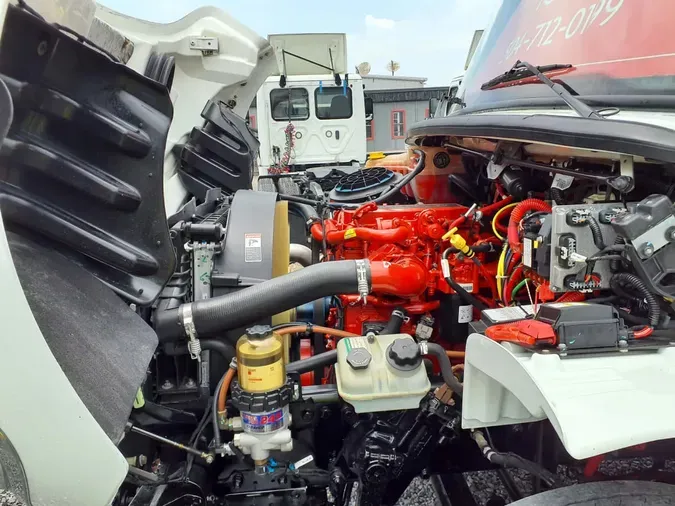 2021 FREIGHTLINER M2 106
