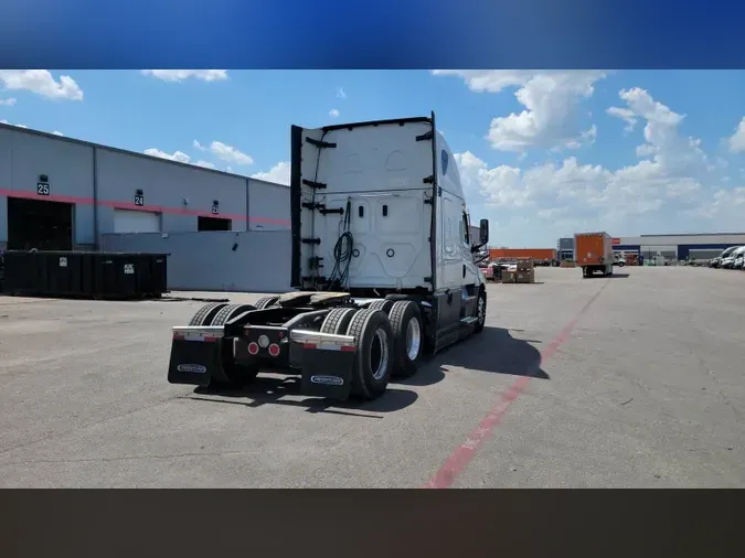 2024 Freightliner Cascadia 1262f8e78930408b0cd22f6cd7c2f24b24e