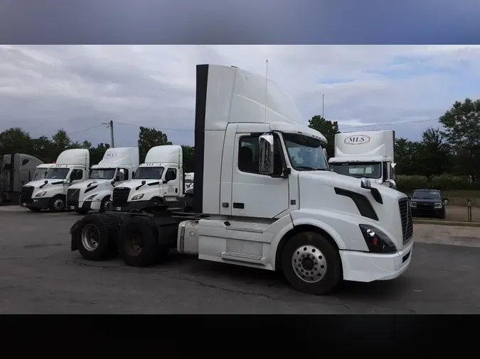 2018 Volvo VNL300