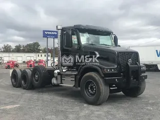 2025 VOLVO VHD84F300