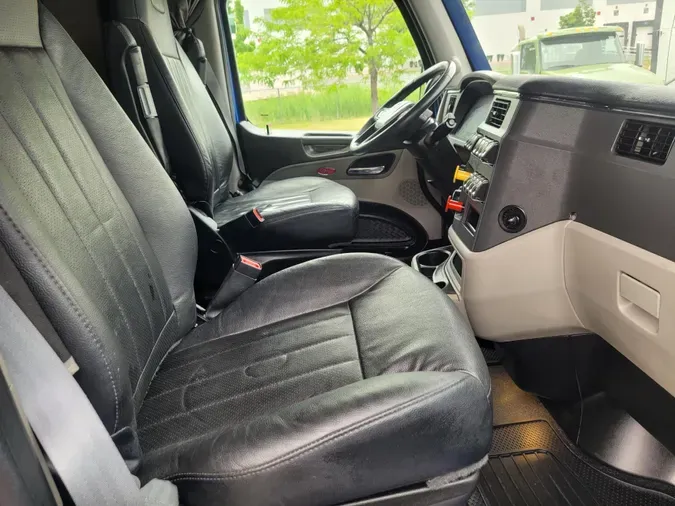 2023 Peterbilt 579