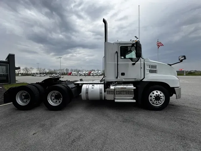 2020 MACK AN64T