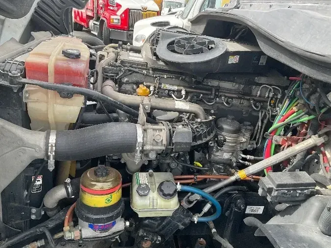 2016 FREIGHTLINER X12564ST