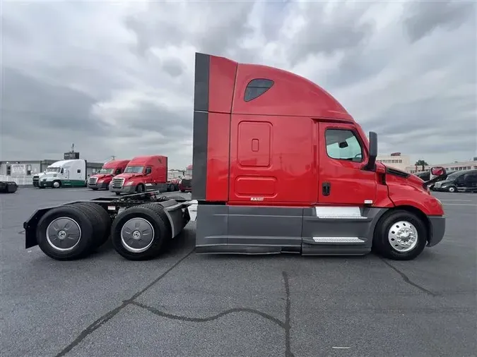 2021 FREIGHTLINER CA126