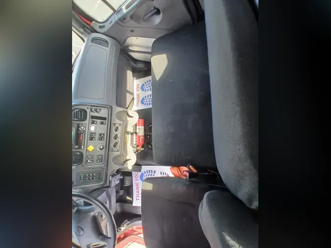 2020 FREIGHTLINER/MERCEDES M2 106