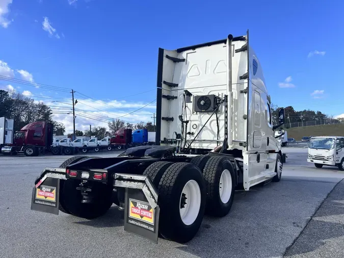 2020 Freightliner Cascadia