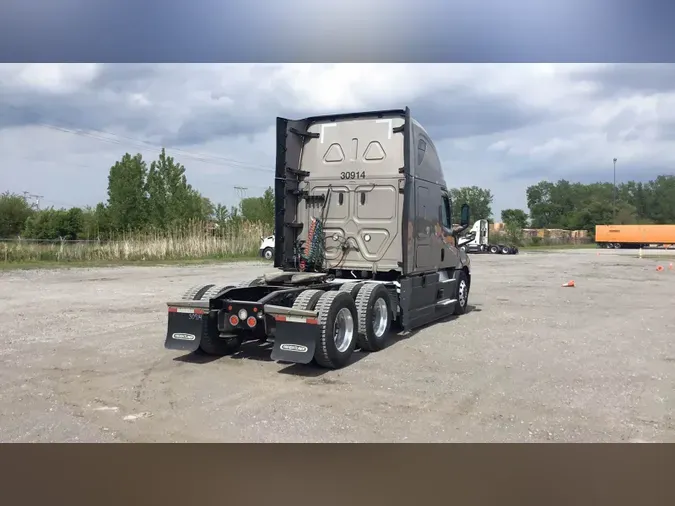 2024 Freightliner Cascadia