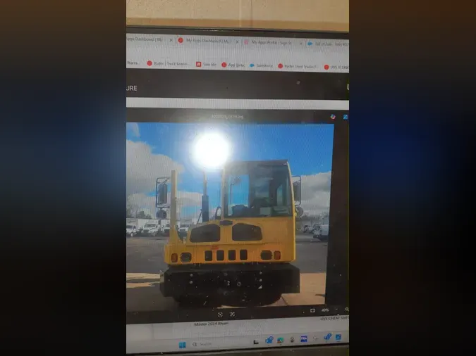 2021 AUTOCAR YARD TRACTOR