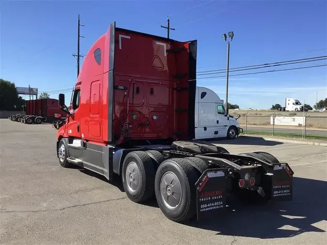 2021 FREIGHTLINER CA126