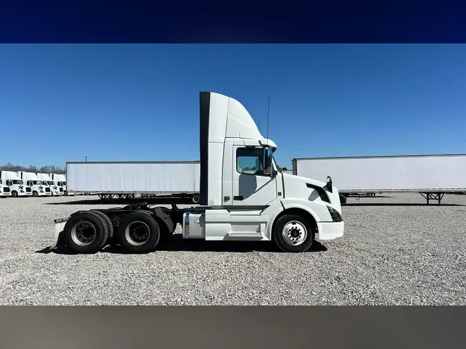 2018 Volvo VNL300