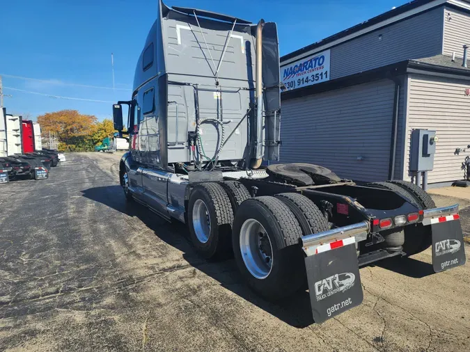 2022 VOLVO VNL64T860