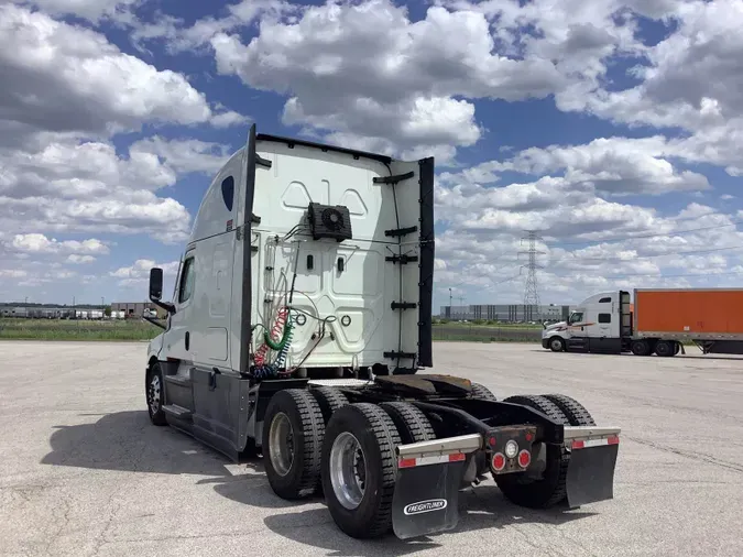 2022 Freightliner Cascadia 126