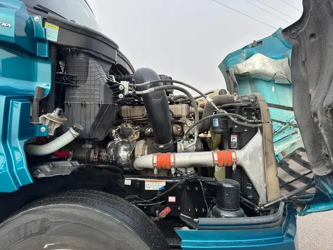 2022 FREIGHTLINER Cascadia 126