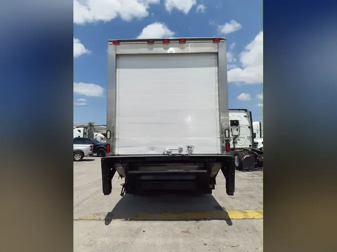 2015 FREIGHTLINER/MERCEDES M2 106