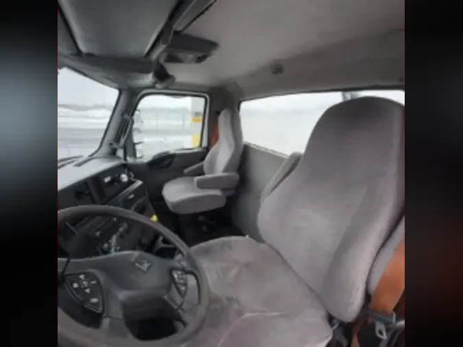 2019 NAVISTAR INTERNATIONAL RH613 DAYCAB S/A