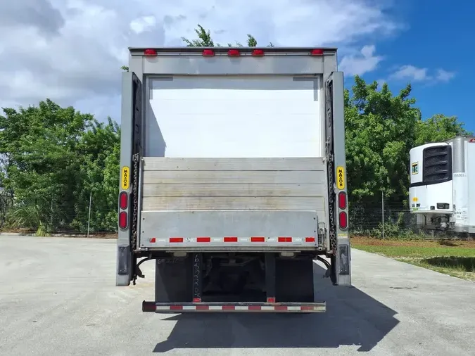 2018 FREIGHTLINER M2 106