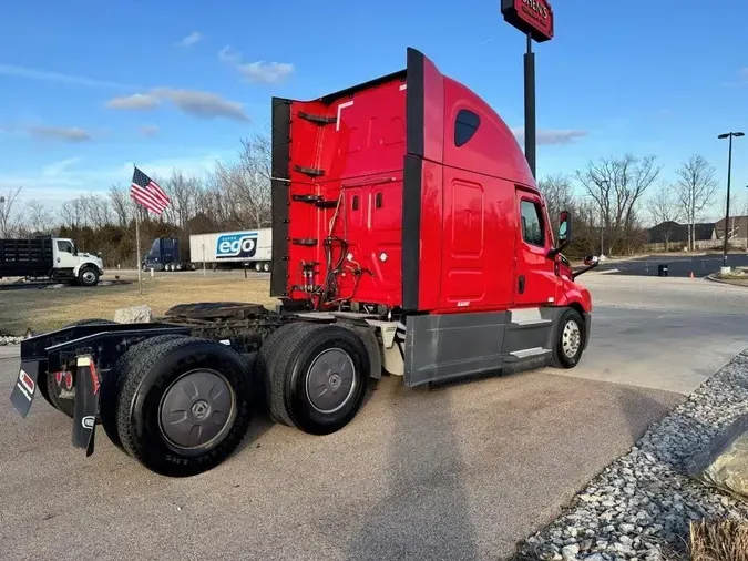 2021 Freightliner Cascadia