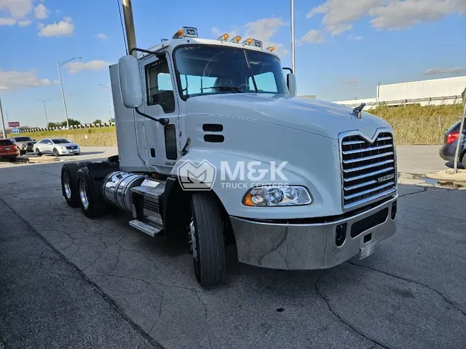 2018 MACK CXU613