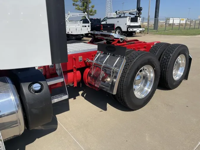 2022 Peterbilt 567