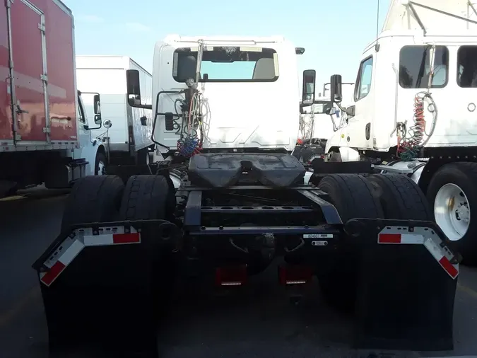 2019 NAVISTAR INTERNATIONAL RH613 DAYCAB S/A