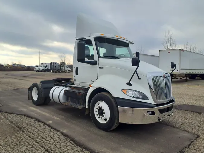 2019 NAVISTAR INTERNATIONAL RH613 DAYCAB S/A