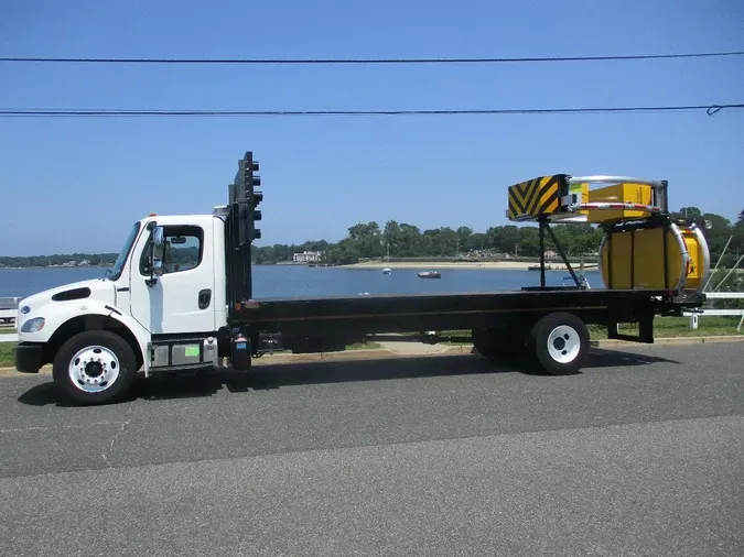 2016 FREIGHTLINER M2