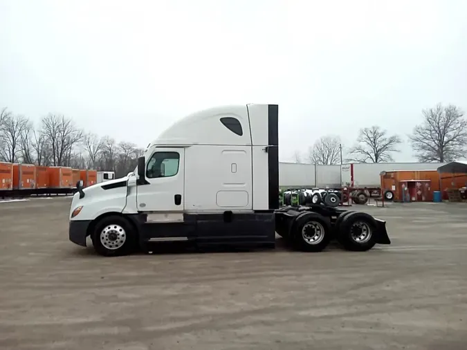 2021 Freightliner Cascadia 126