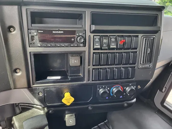 2024 Mack MD62fc7374e44564a8a7e158a1e93b0d385