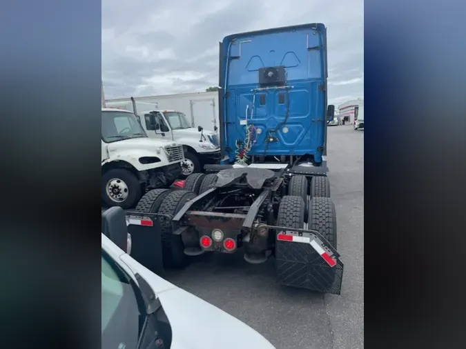 2016 FREIGHTLINER CASCADIA 125