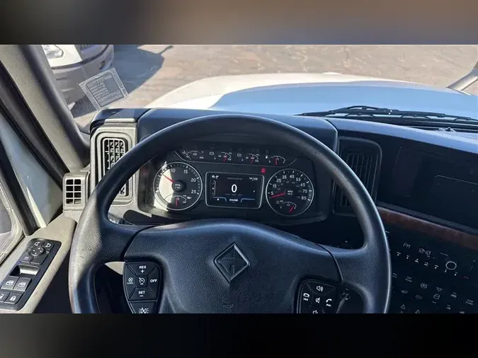 2022 INTERNATIONAL LT