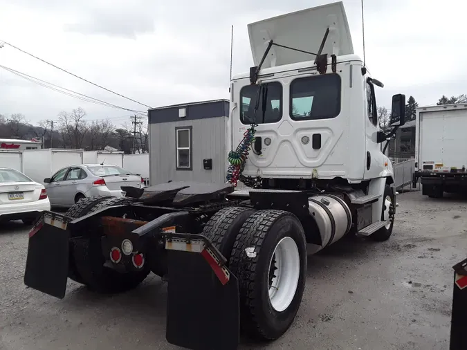 2017 FREIGHTLINER/MERCEDES CASCADIA 113