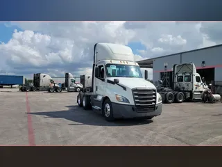 2019 Freightliner Cascadia 126