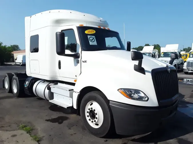 2019 NAVISTAR INTERNATIONAL LT625 SLPR CAB