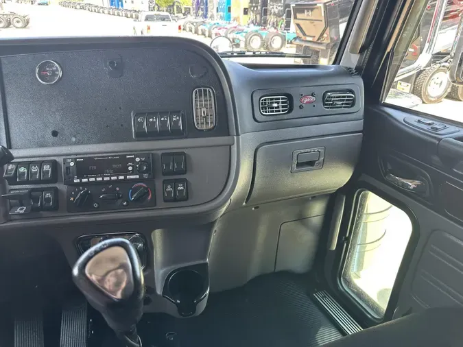 2022 Peterbilt 389