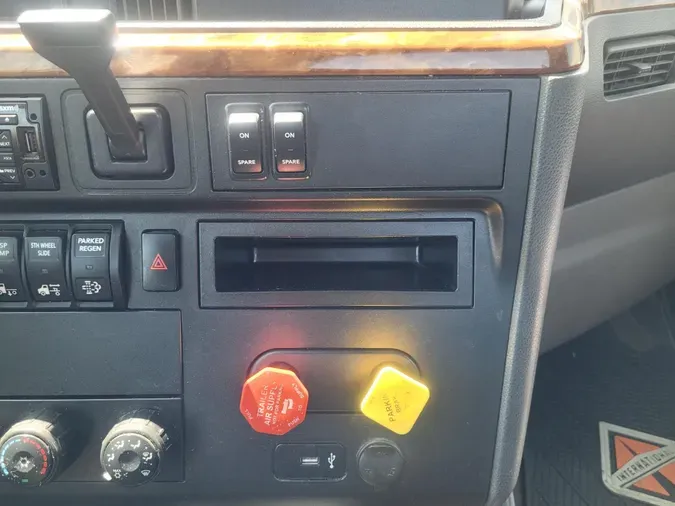 2021 International LT6252fd14a5337febdb4ae79d371baa99907