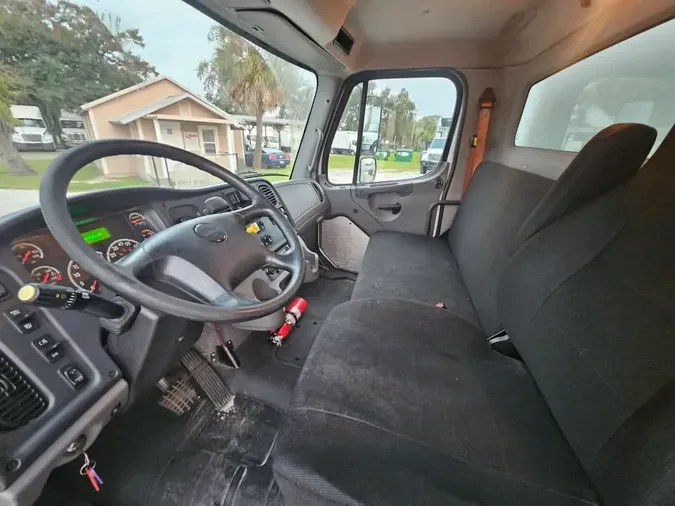 2018 FREIGHTLINER/MERCEDES M2 106