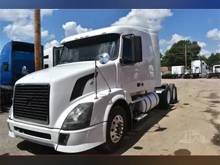 2005 VOLVO VNL64T630