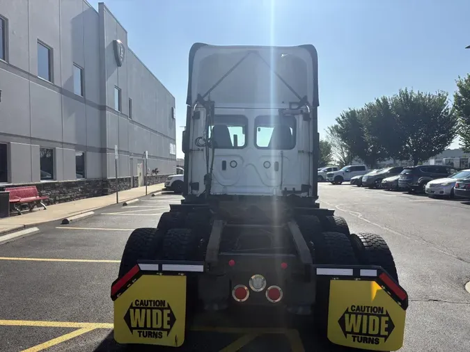 2022 Freightliner Cascadia2fd72e0f2c8faaab0687f4b2fb60ce7d