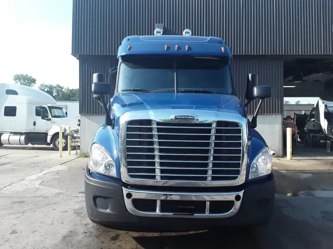 2020 FREIGHTLINER CASCADIA 125