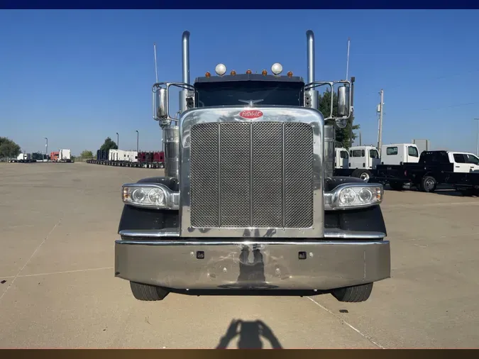 2021 Peterbilt 389