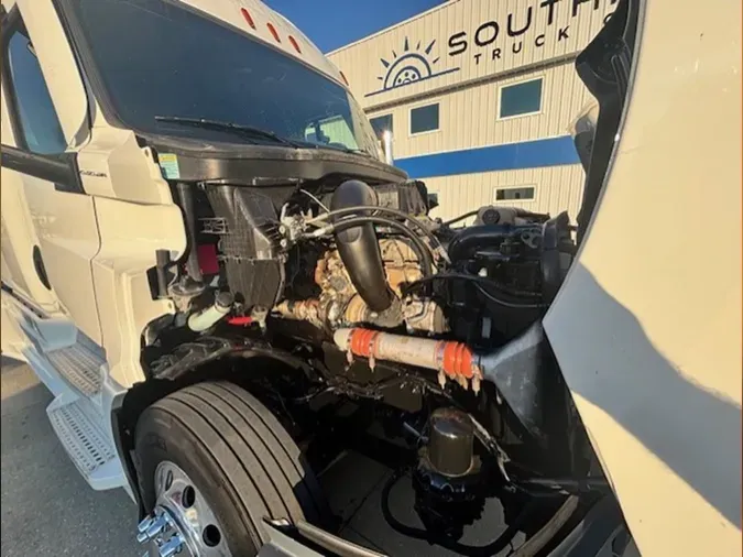 2023 Freightliner Cascadia 126