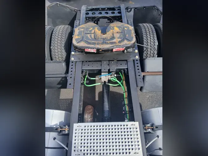 2019 NAVISTAR INTERNATIONAL RH613 DAYCAB S/A