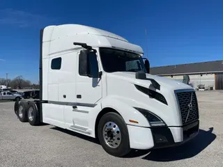 2021 VOLVO VNL64T740