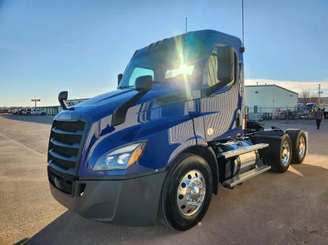 2021 Freightliner Cascadia2fe7311f4d015a04d45d65f4e8326bb3