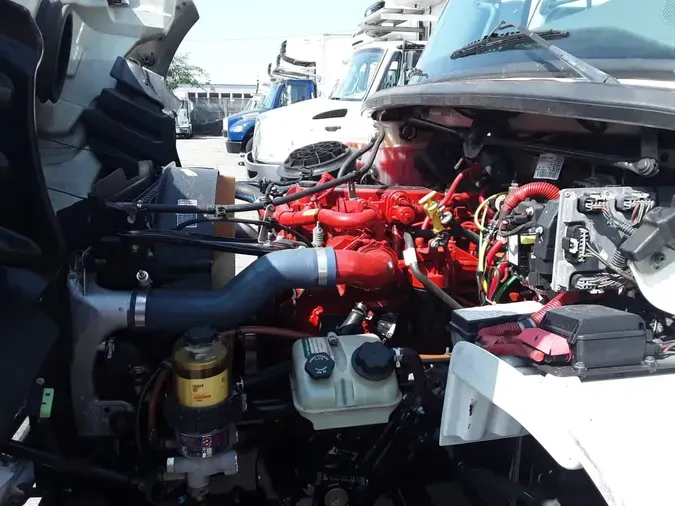 2019 FREIGHTLINER M2 106
