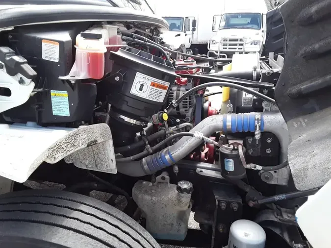 2017 FREIGHTLINER/MERCEDES M2 106